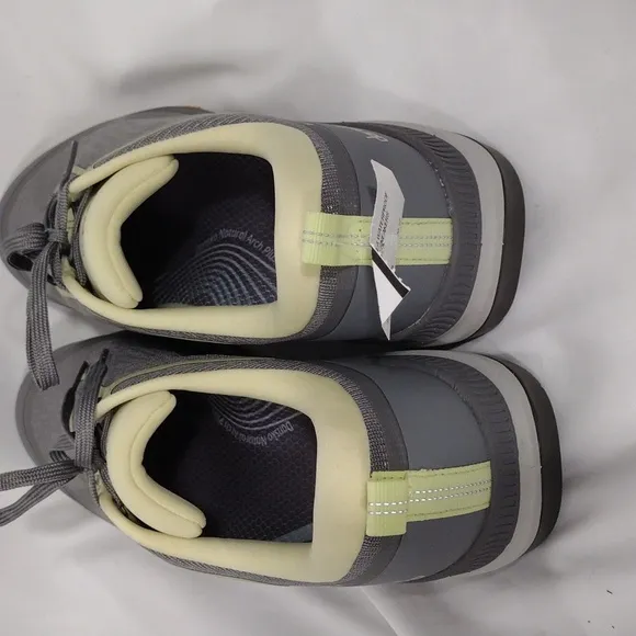 NWOB Dansko Makayla sneakers grey mesh waterproof outdoor Size 7.5/38