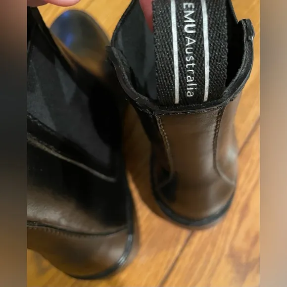 NWOB EMU Australia Grayson Rain boot, black, size 9/40