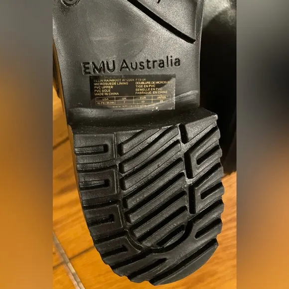 NWOB EMU Australia Grayson Rain boot, black, size 9/40