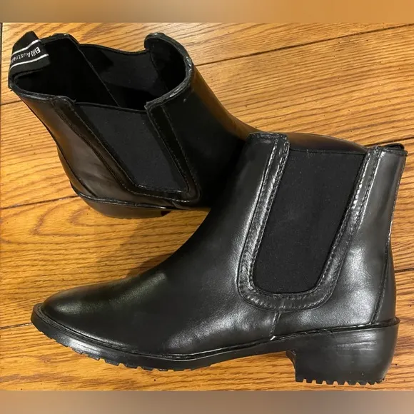 NWOB EMU Australia Grayson Rain boot, black, size 9/40