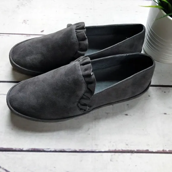 NWOB JOIE Dee Ruffle Suede Slip-On Sneaker Coal