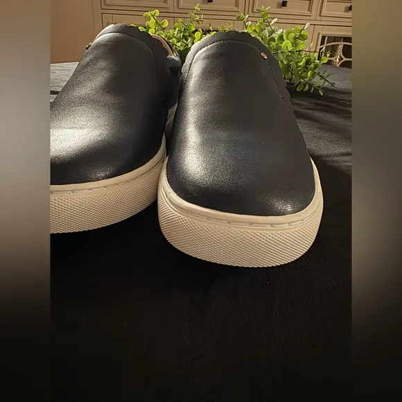 NWOB Kate Spade Aleta Scalloped Slip-on Sneakers