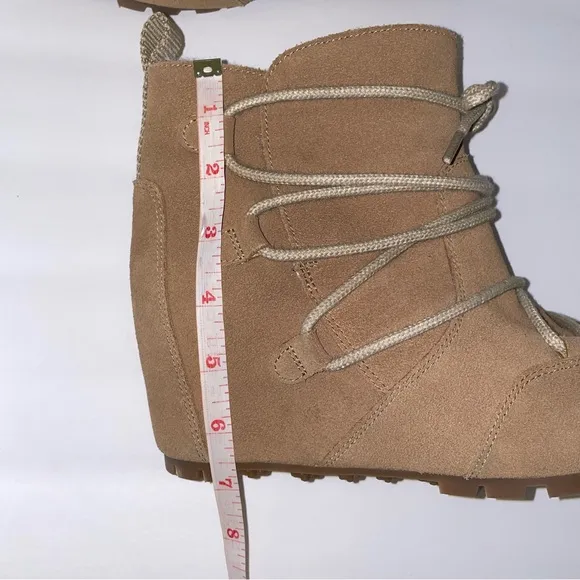 NWOB Merrell Wedge Polar Boots