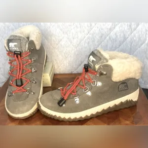 NWOB Sorel youth fur lined winter boots