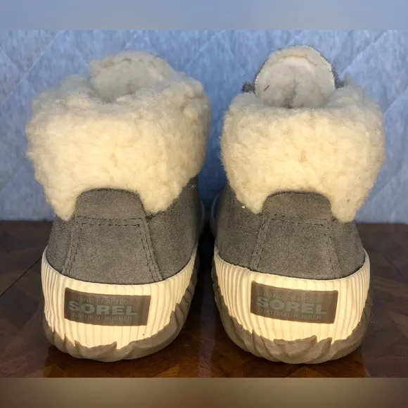 NWOB Sorel youth fur lined winter boots
