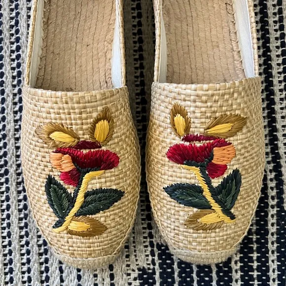 NWOB Tory Burch Flat Raffia Embroidered Espadrilles Fruit Basket