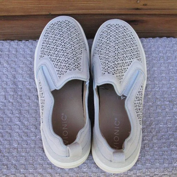 NWOB Vionic Kimmie Perf Sneakers