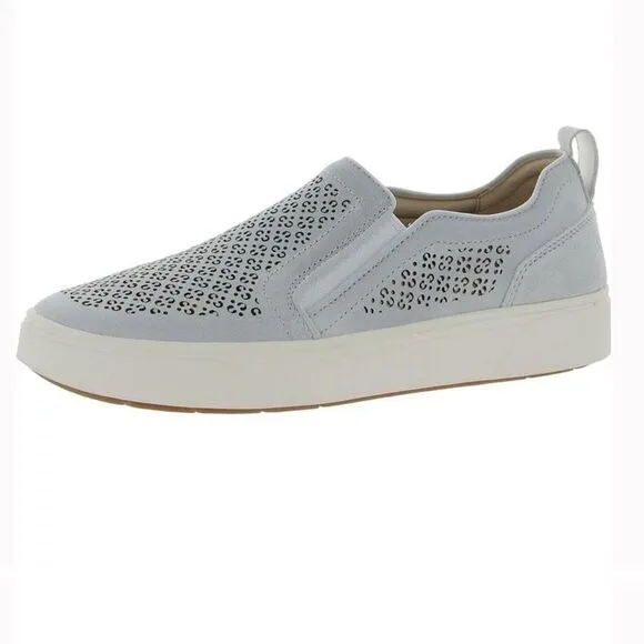 NWOB Vionic Kimmie Perf Sneakers