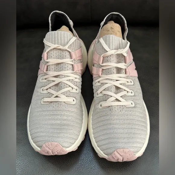 NWOB…Merrell Embark Lace Sneakers in Pink. Size 10. Vibram EcoStep Sole. Size 10