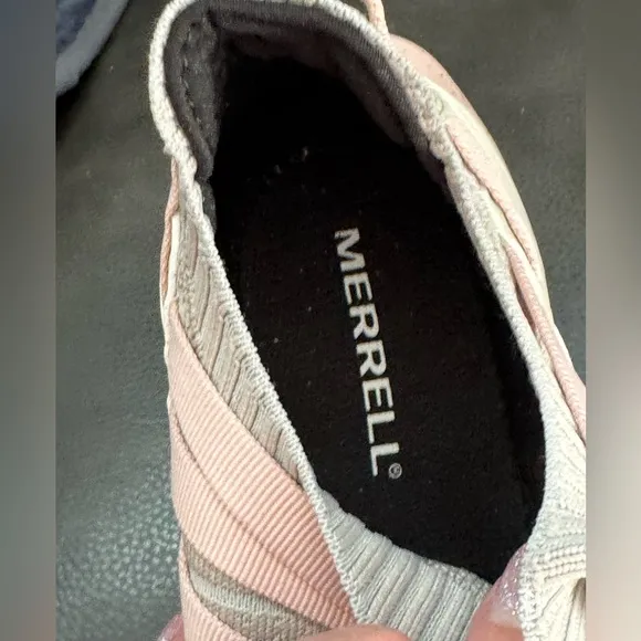 NWOB…Merrell Embark Lace Sneakers in Pink. Size 10. Vibram EcoStep Sole. Size 10