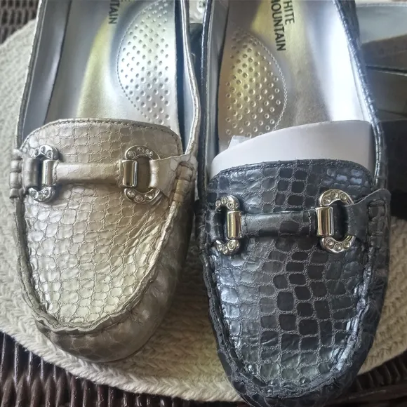 NWOT 2 Pairs White Mountain Leather Loafers