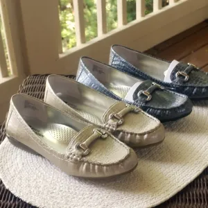 NWOT 2 Pairs White Mountain Leather Loafers
