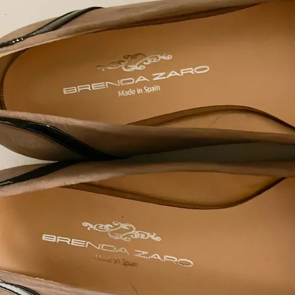 NWOT Brenda Zaro Pointed Toe Flats