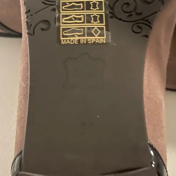 NWOT Brenda Zaro Pointed Toe Flats