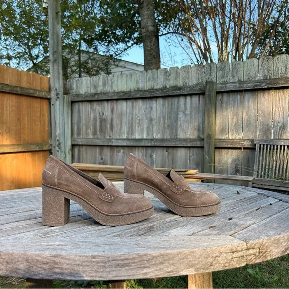 NWOT Caprie‎ Suede Heeled Penny Loafers by Aquatalia size 8.5