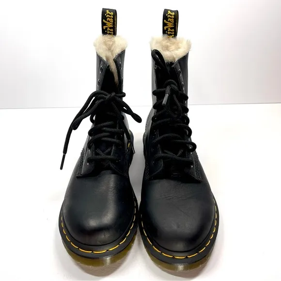 NWOT Dr. Marten’s 1460 Women’s Artificial Fur Lined Lace Up Boots Size 6