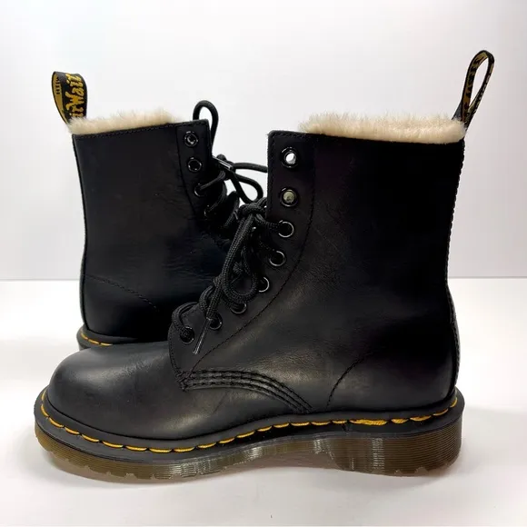 NWOT Dr. Marten’s 1460 Women’s Artificial Fur Lined Lace Up Boots Size 6