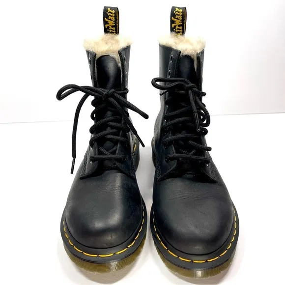 NWOT Dr. Marten’s 1460 Women’s Artificial Fur Lined Lace Up Boots Size 6