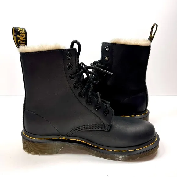 NWOT Dr. Marten’s 1460 Women’s Artificial Fur Lined Lace Up Boots Size 6