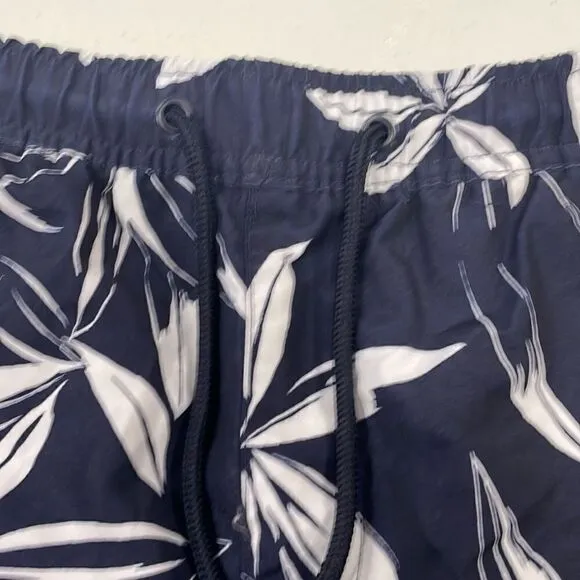 NWOT Michael Kors Tropical Men's Swim Trunks.  Size M medium