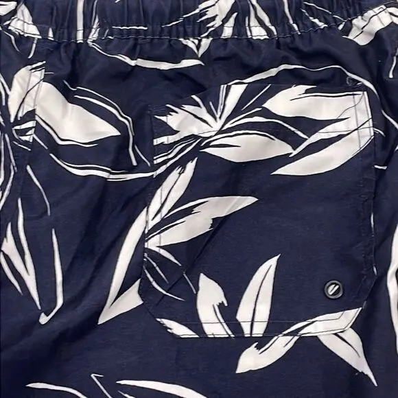 NWOT Michael Kors Tropical Men's Swim Trunks.  Size M medium