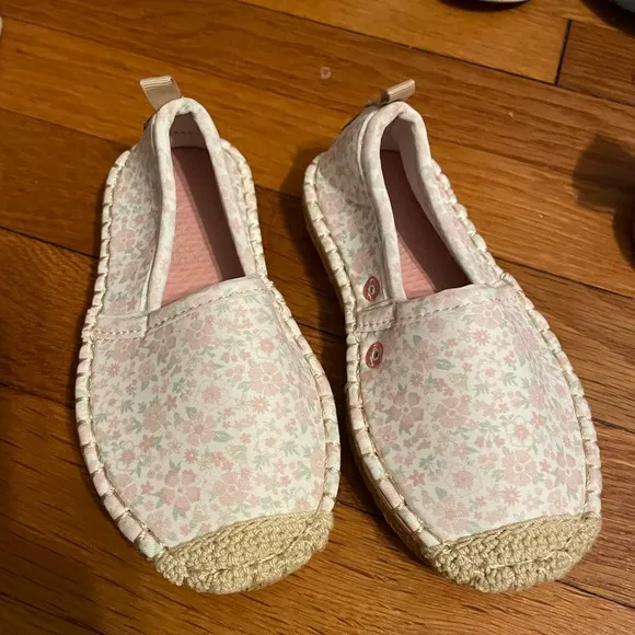 NWOT minnow x sea star children's antique floral beachcomber espadrille