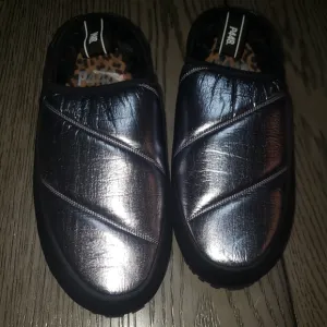 NWOT P448 Laby Silverblack slip on sneakers