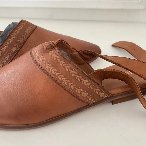 NWOT Pilcro Anthropologie Ankle Strap Brown Leather Pointed Toe Flats