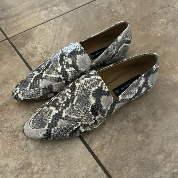 NWOT Steve Madden Jainna snakeskin loafer