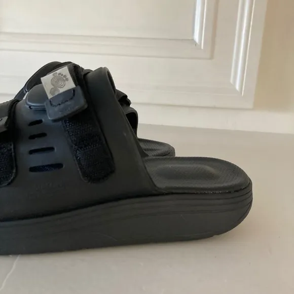 NWOT Suicoke Free People Urich Black Foam Hook &amp; Loop Sandal Slides Sz 6