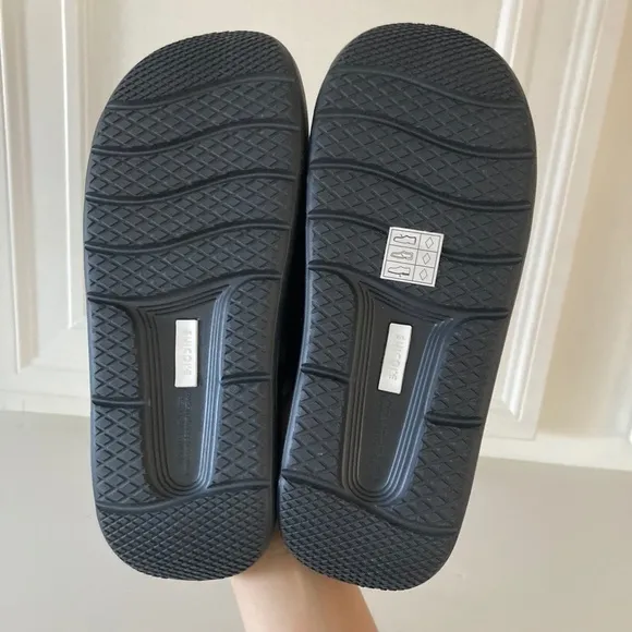 NWOT Suicoke Free People Urich Black Foam Hook &amp; Loop Sandal Slides Sz 6