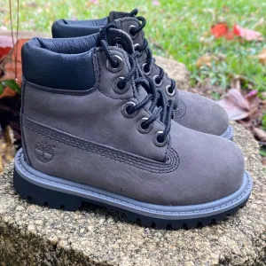 NWOT Timberland Gray and Black Waterproof Boots Toddlers Size 5