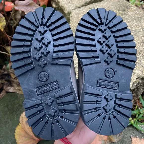 NWOT Timberland Gray and Black Waterproof Boots Toddlers Size 5
