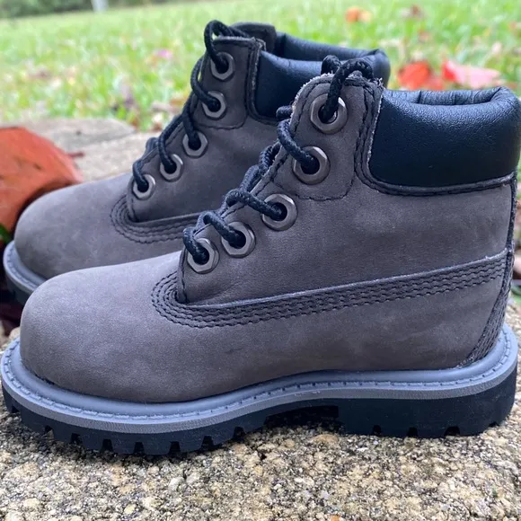NWOT Timberland Gray and Black Waterproof Boots Toddlers Size 5