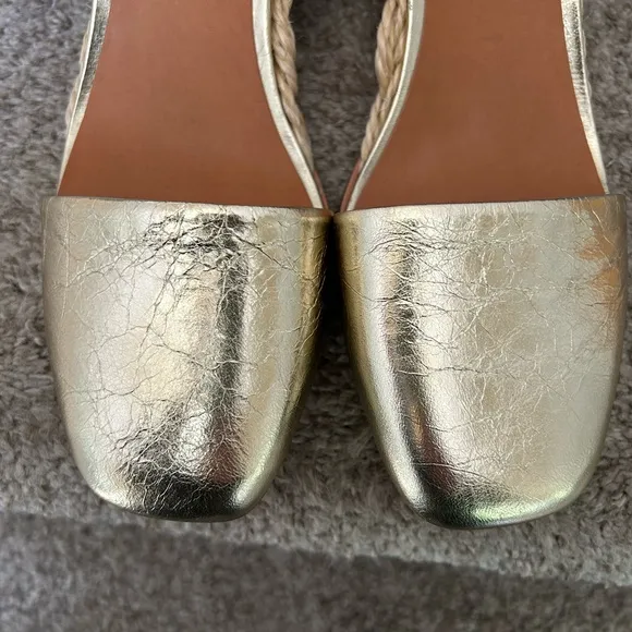 NWOT Tory Burch cap toe leather wedge espadrilles. Gold details. Buckle strap