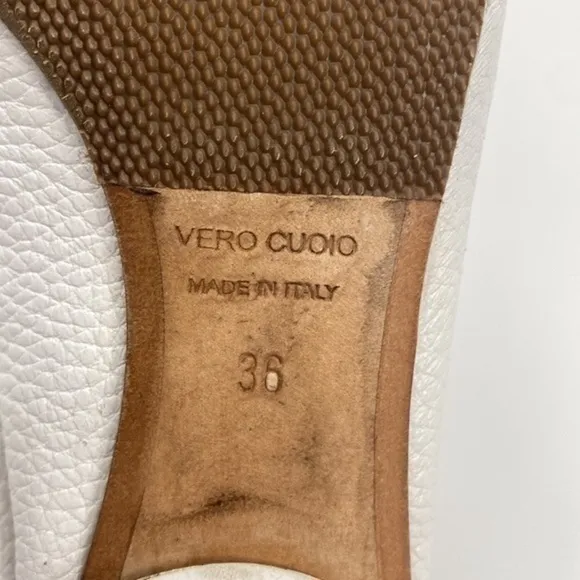 NWOT Vero cuoio white leather Italian loafers no box size 36/6