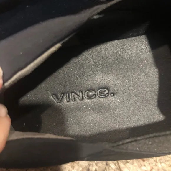 NWOT Vince Warren slip-on sneakers