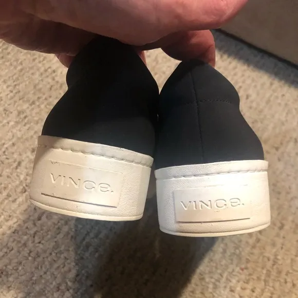 NWOT Vince Warren slip-on sneakers