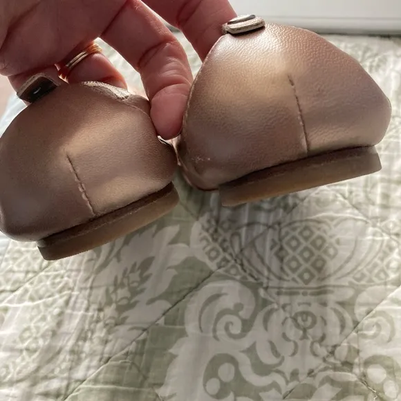 NWT AGL sz7 (37) rose 🌹 gold snakeskin toe flats