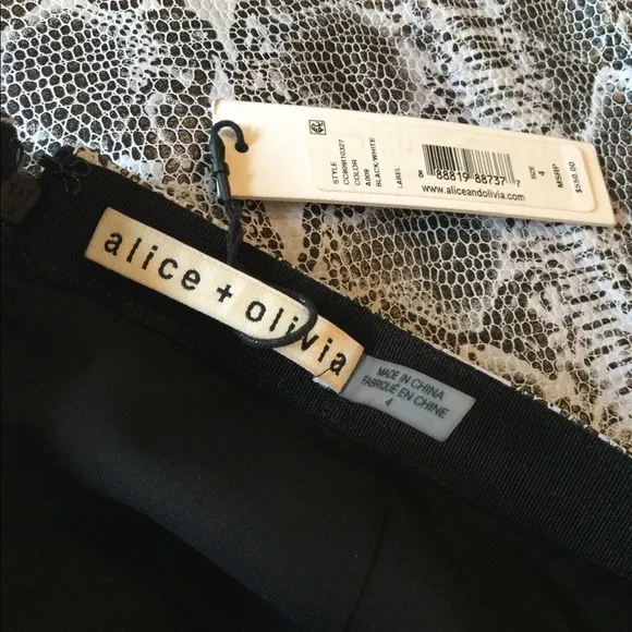 NWT Alice   Olivia Snakeskin Mini Skirt size 4