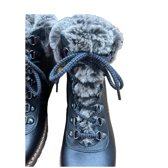 NWT AVELLINI women’s cozy-lined lace-up leather boots in black. Size 7.5