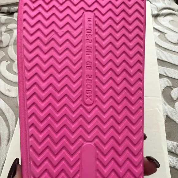 NWT Beach Slides by J/Slides S 8M Color is Fuchsia/Red Eva Squish &amp; light pink