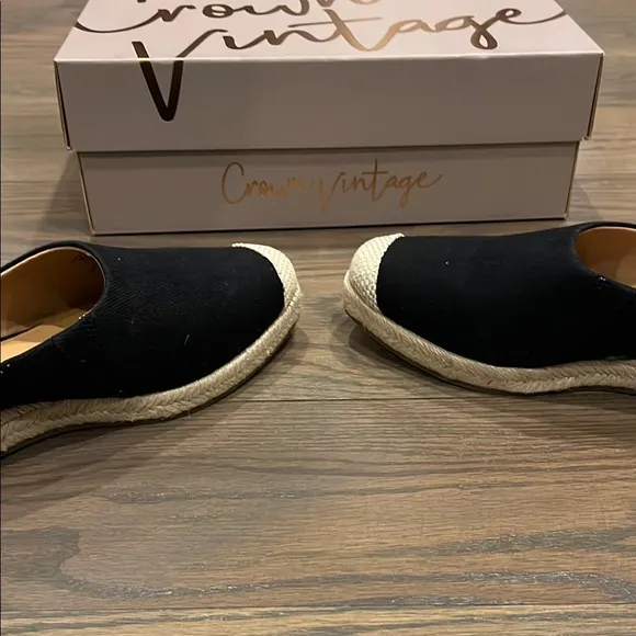 NWT Crown Vintage Black Canvas Espadrilles Size 8M