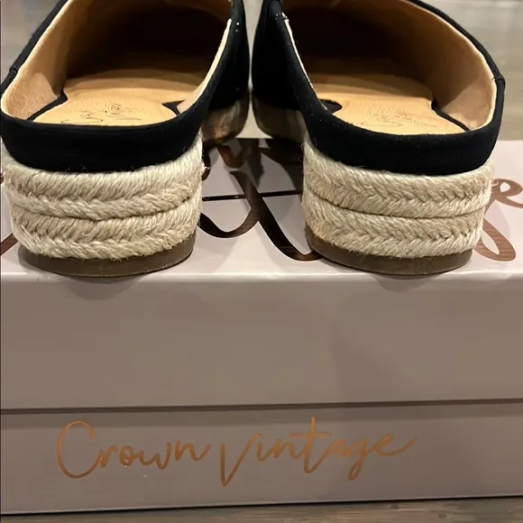 NWT Crown Vintage Black Canvas Espadrilles Size 8M