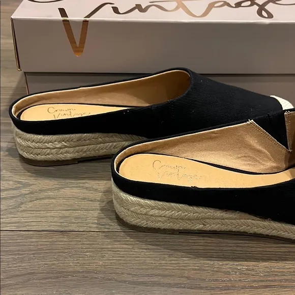 NWT Crown Vintage Black Canvas Espadrilles Size 8M