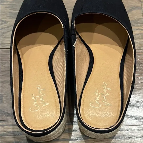 NWT Crown Vintage Black Canvas Espadrilles Size 8M