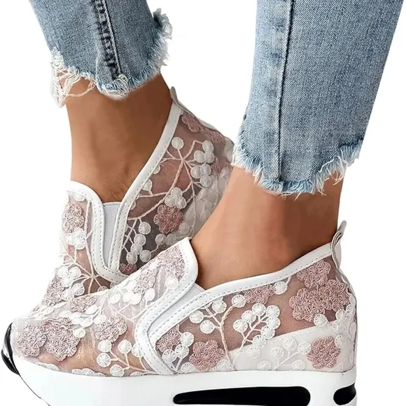 NWT Floral Embroidery Breathable Sheer Mesh Sneakers for Women Size 40