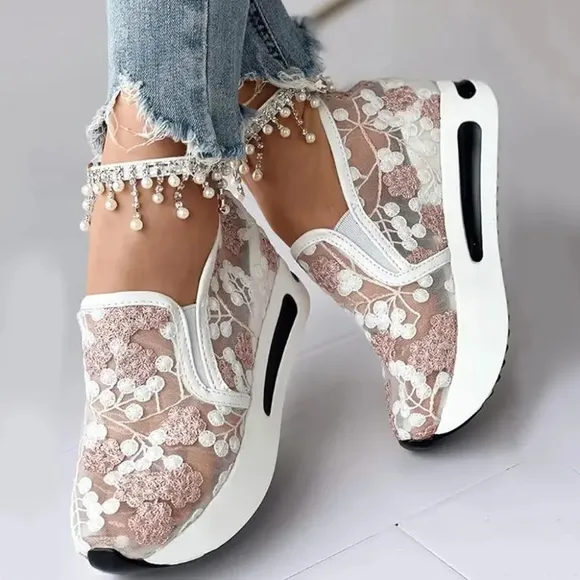 NWT Floral Embroidery Breathable Sheer Mesh Sneakers for Women Size 40