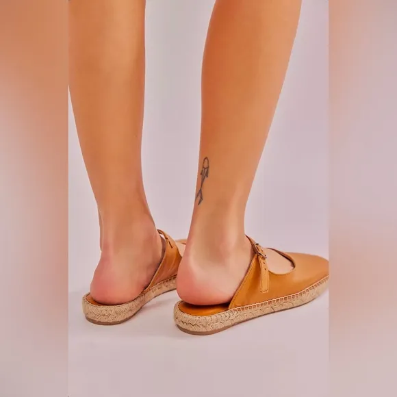 ▪️NWT Intentionally Blank Hana Leather Espadrilles in Cedar