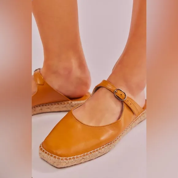 ▪️NWT Intentionally Blank Hana Leather Espadrilles in Cedar